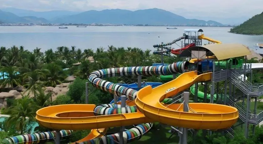 ***** Курортный комплекс Vinpearl Discovery Rockside Нячанг Вьетнам