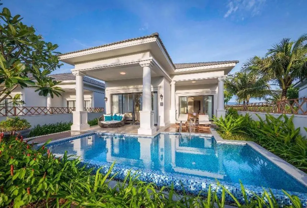 Vinpearl Discovery Rockside Nha Trang 5*,