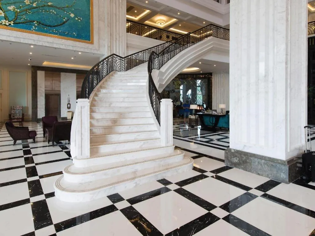 ***** Resort Vinpearl Discovery Rockside Nha Trang Vietnam