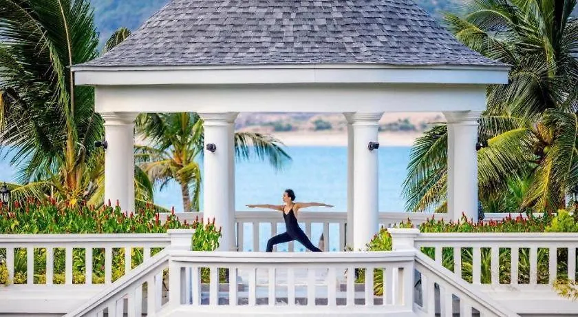 Vinpearl Discovery Rockside Nha Trang 5*,
