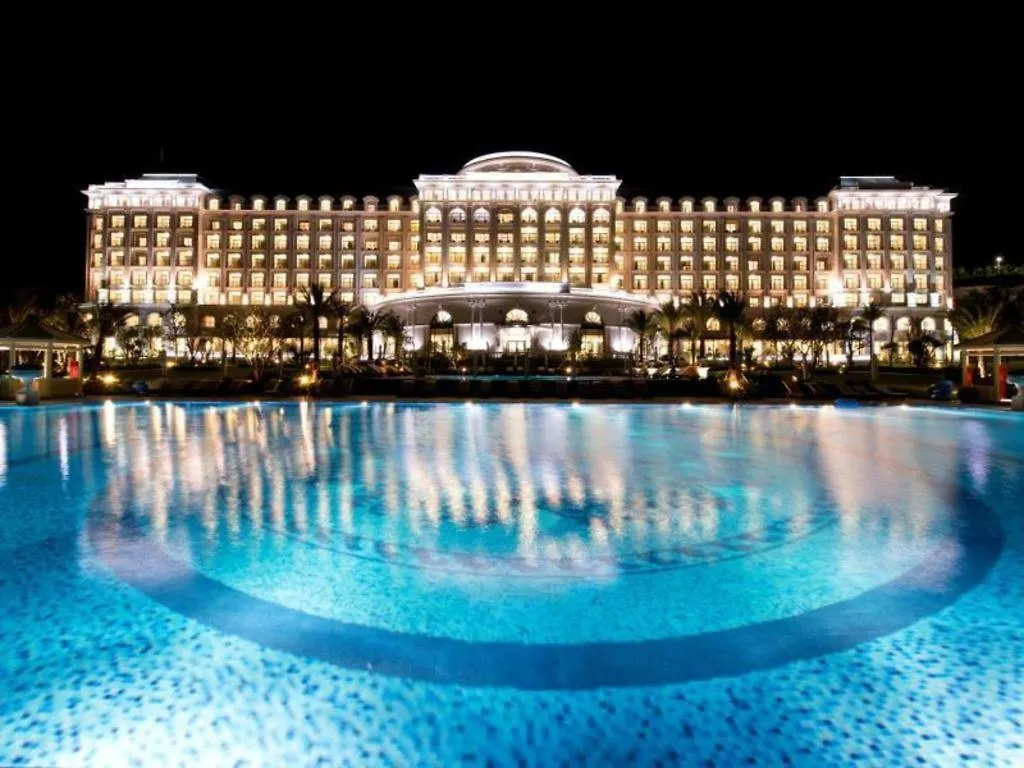 Semesteranläggning (resort) Vinpearl Discovery Rockside Nha Trang